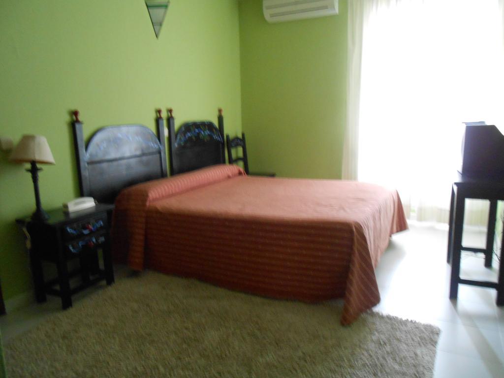 Hostal Burgos Torrecaballeros Buitenkant foto