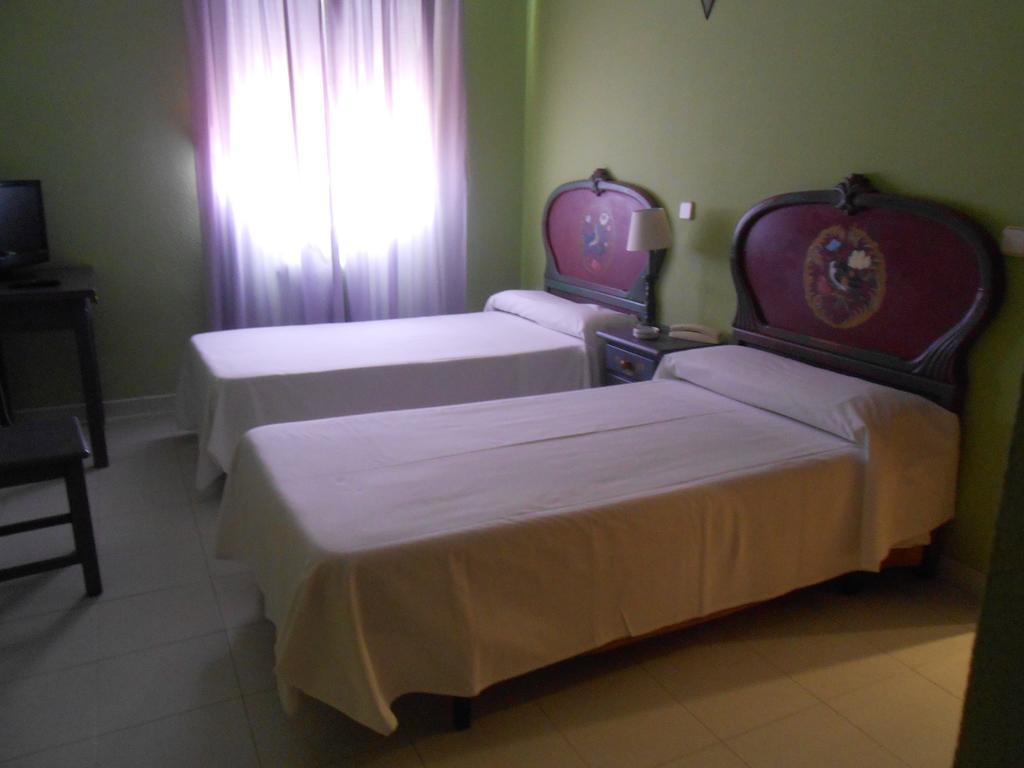 Hostal Burgos Torrecaballeros Buitenkant foto