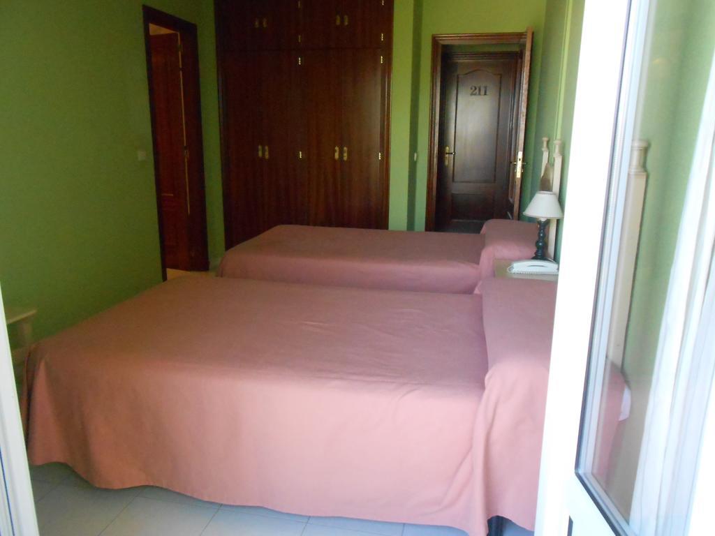 Hostal Burgos Torrecaballeros Kamer foto